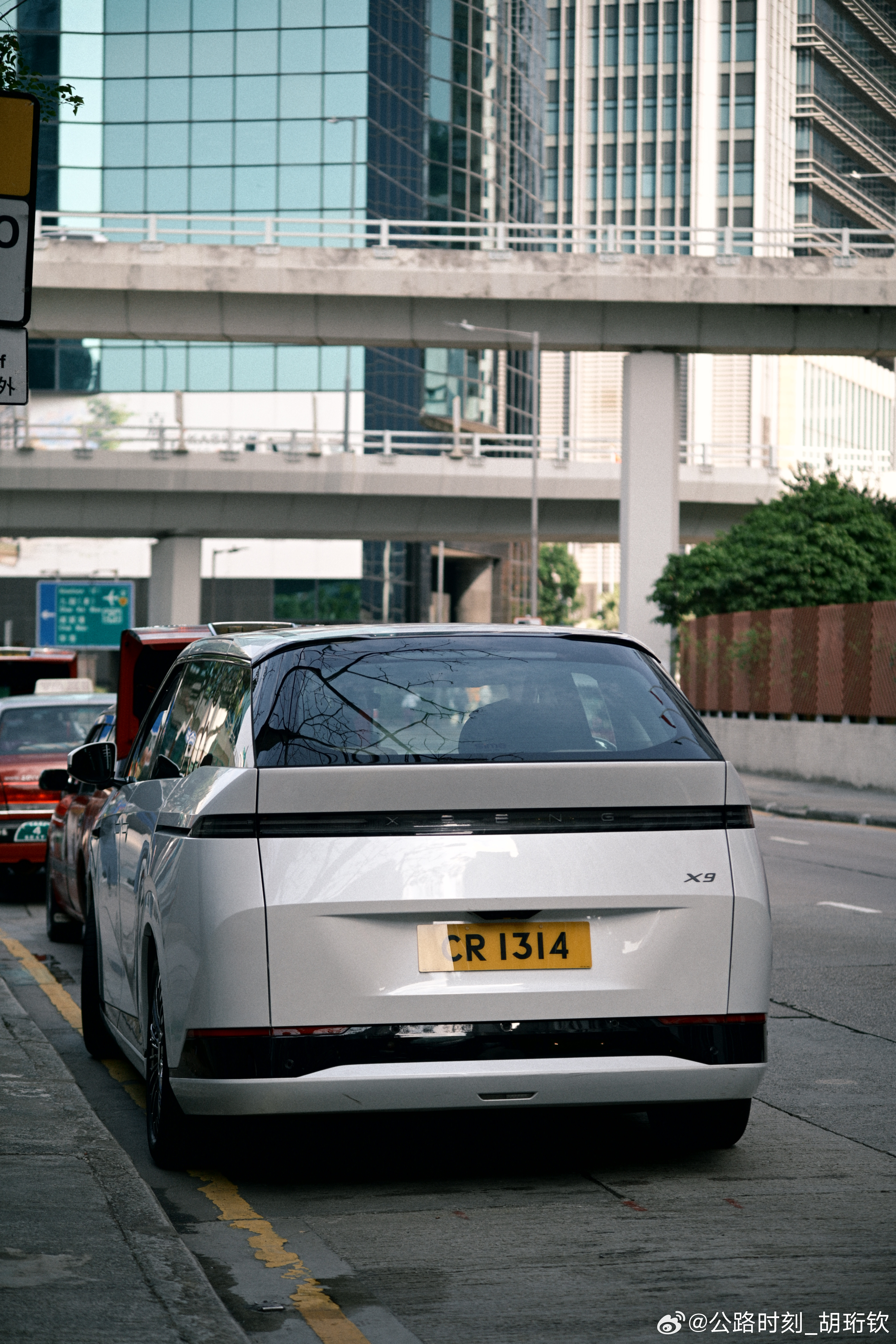 小鹏X9我觉得是带动了MPV的技术“革命”！给MPV用更高级的空悬、给MPV用上