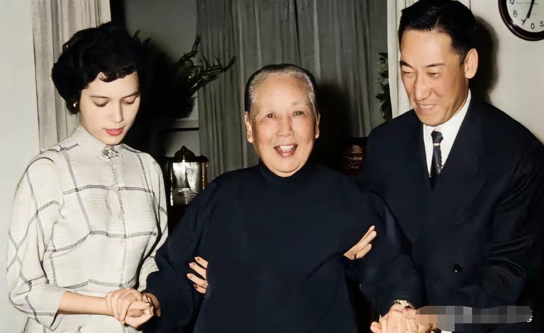 1949年，蒋纬国把养母姚冶诚也接到了台湾，姚冶诚没有兄弟只有姐妹，担心母亲孤单