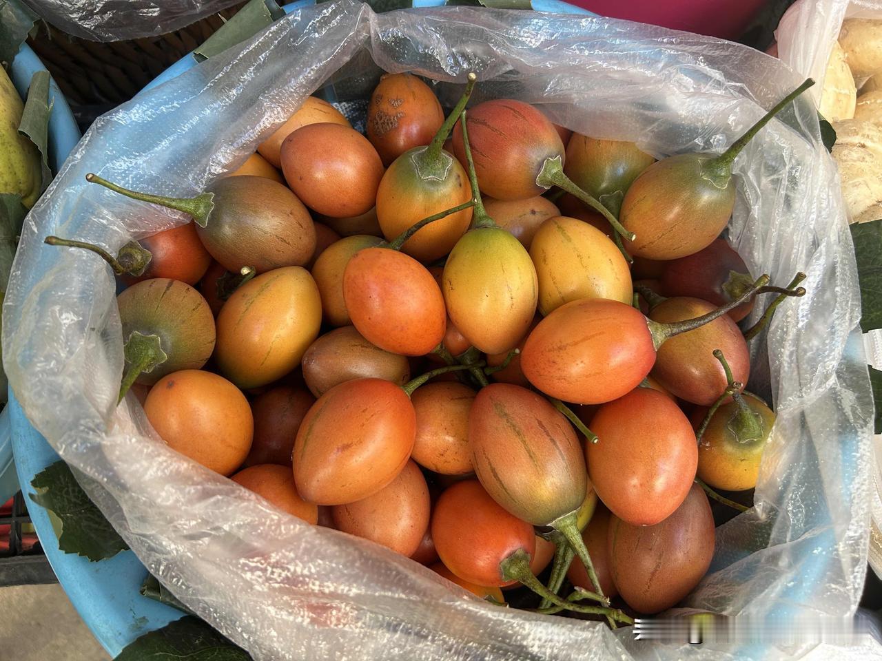 自从在云南弥勒住过两个月后，每到一个地方，我就特别喜欢逛当地的农贸市场！我发现从