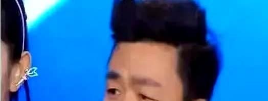 那年，张大大指着王宝强说：“你信不信，我可以弄死你啊？给我老实点。”王宝强霸气怒