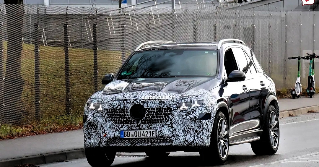 奔驰这次放大招，一口气三款豪华SUV定档，豪华SUV市场又要热闹起来了。官