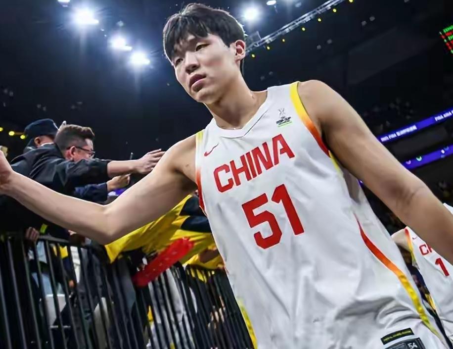 假如张镇麟驾到，中国男篮便可组建最强五人阵容，分别是杨瀚森、胡金秋、王俊杰、张镇