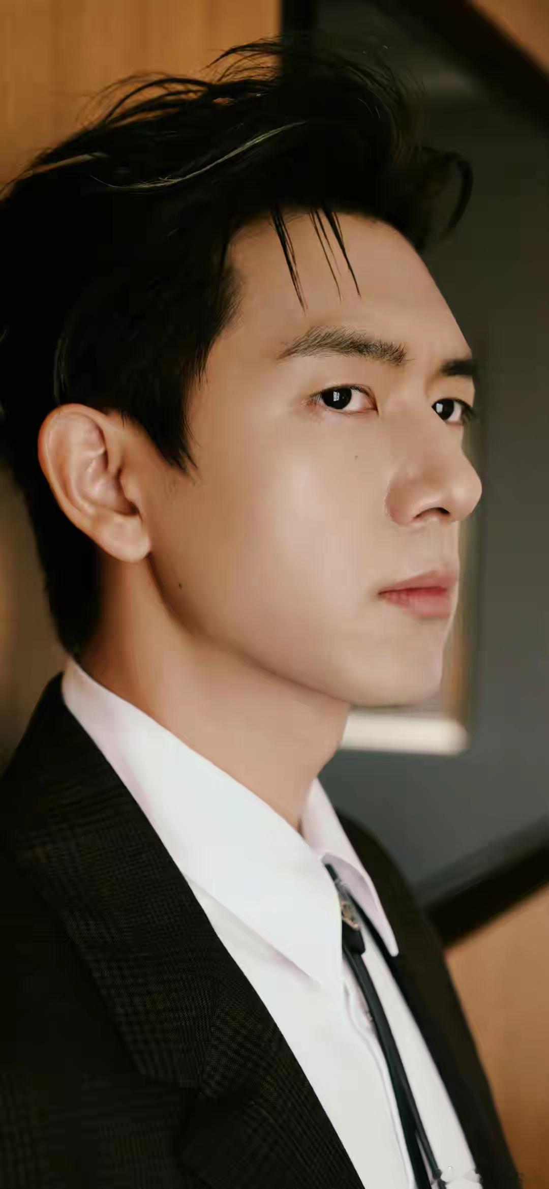 1.杨洋很讨富婆喜欢，但生活里比较大男子主义，还是喜欢小女人。2.天仙觉得又被白