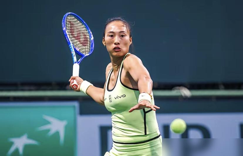 郑钦文打萨巴伦卡，你以为是争冠军？错了，这是一场上千万美金的商业精算。你看