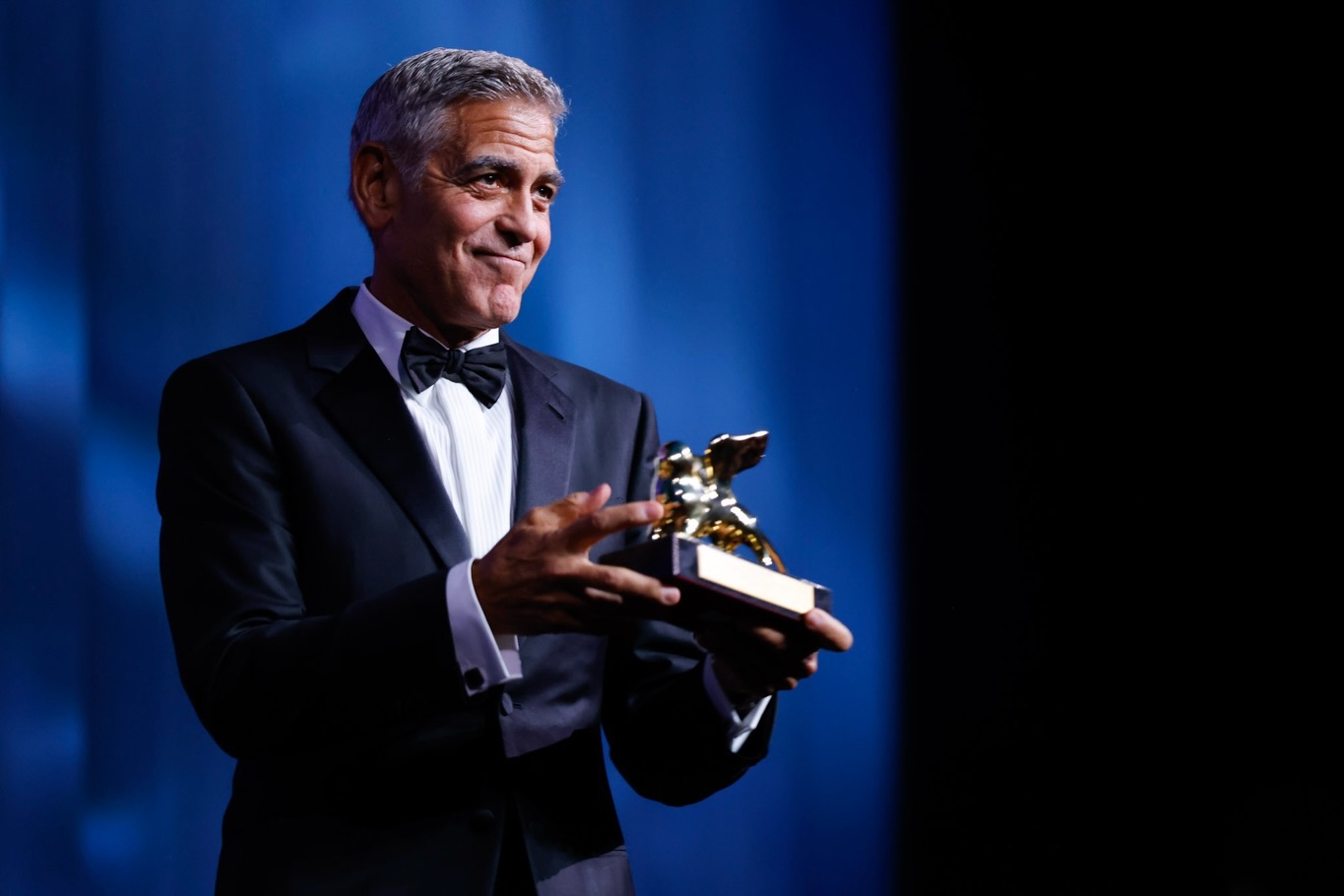 乔治·克鲁尼获威尼斯终身成就金狮奖乔治·克鲁尼（GeorgeClooney）在