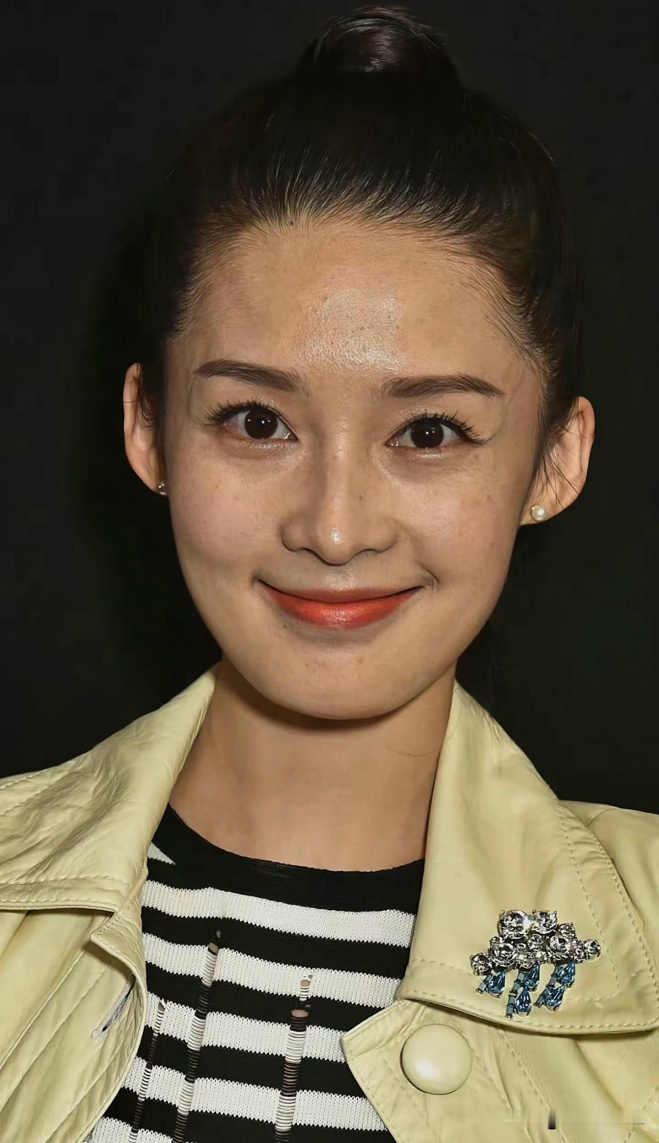 网友说，关了美颜滤镜，现实生活中这种颜值的人大有存在
