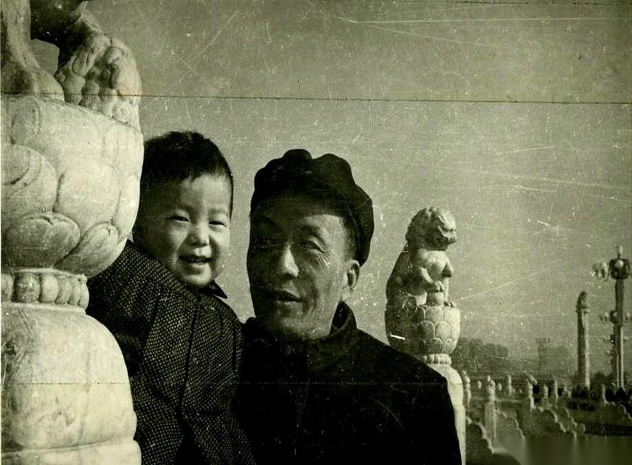 每一次见面，都可能是最后一次了。就为这句话，艾某某，那个在外面漂了十几年的男人