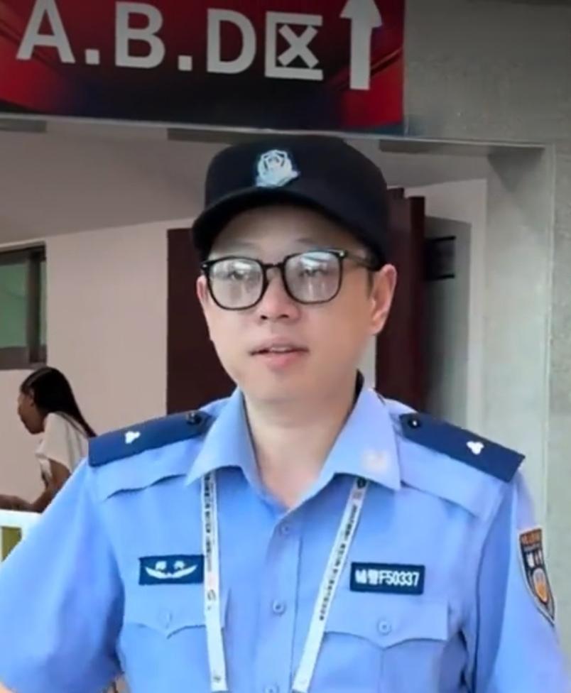 目前还没有出台国家层面‌的《辅警奖励条例》‌！《关于规范公安机关警务辅助人员