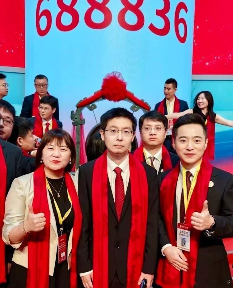 宇树科技这IPO定价，马斯克来了都得过来学两招.....同样是硬科技赛道，长鑫科技好歹实打实把业绩、
