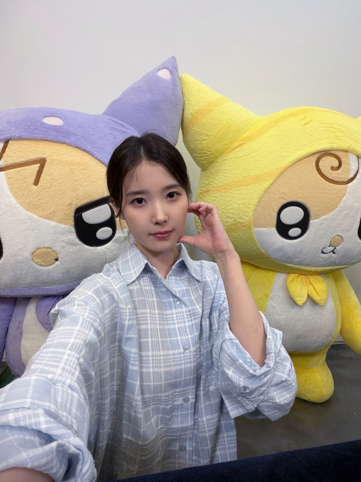 官推更新自拍🤳🏻IU
