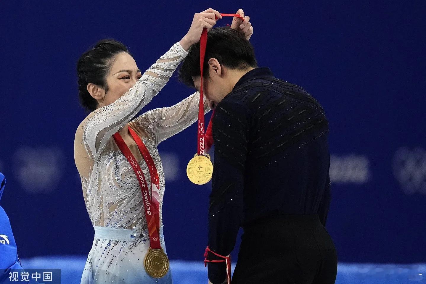 隋文静韩聪花样滑冰全满贯得主诶！北京冬奥会夺冠四周年遭这样不公的待遇！隋文静