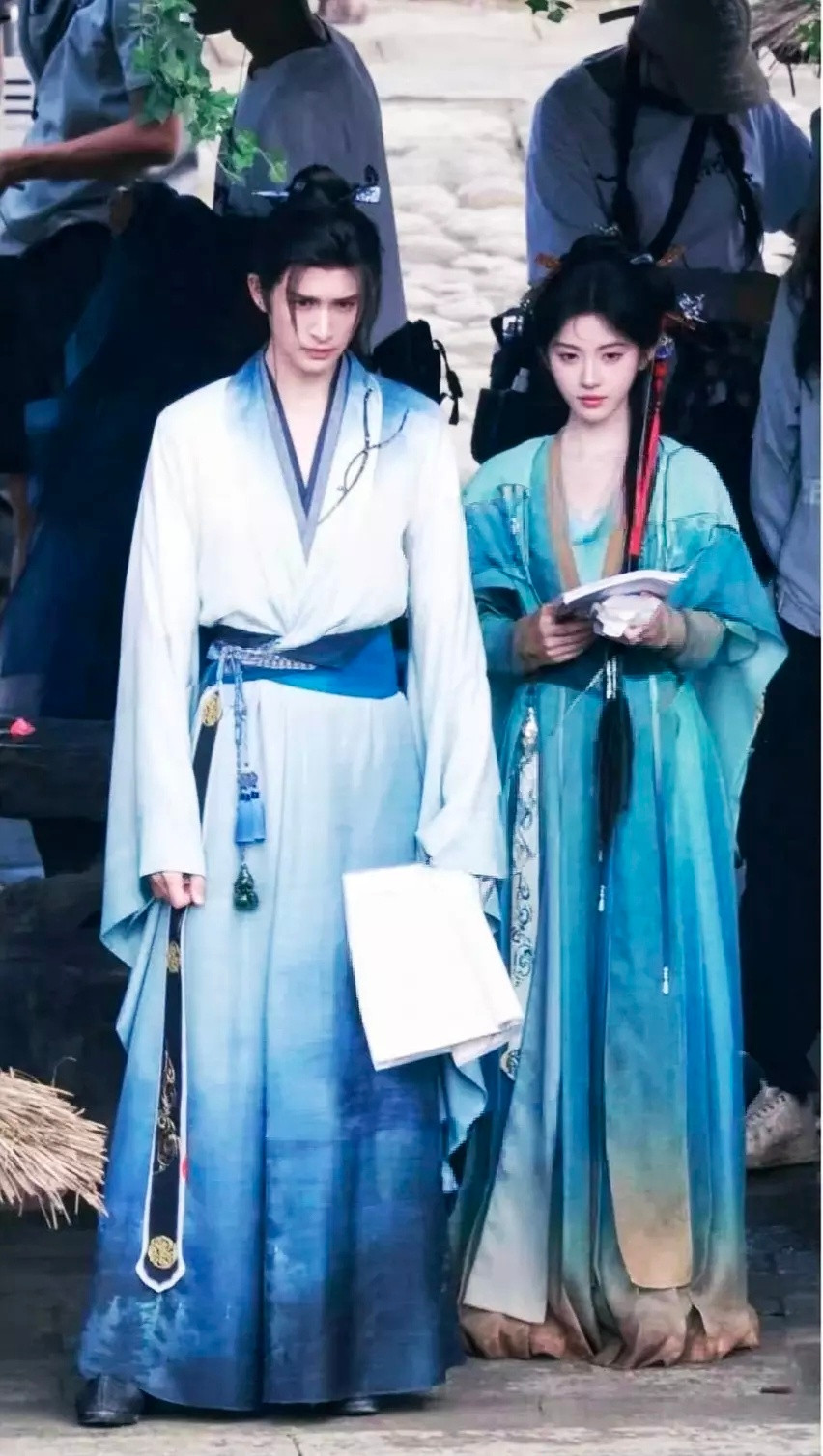 鞠婧祎今日来战师徒服化道​​​