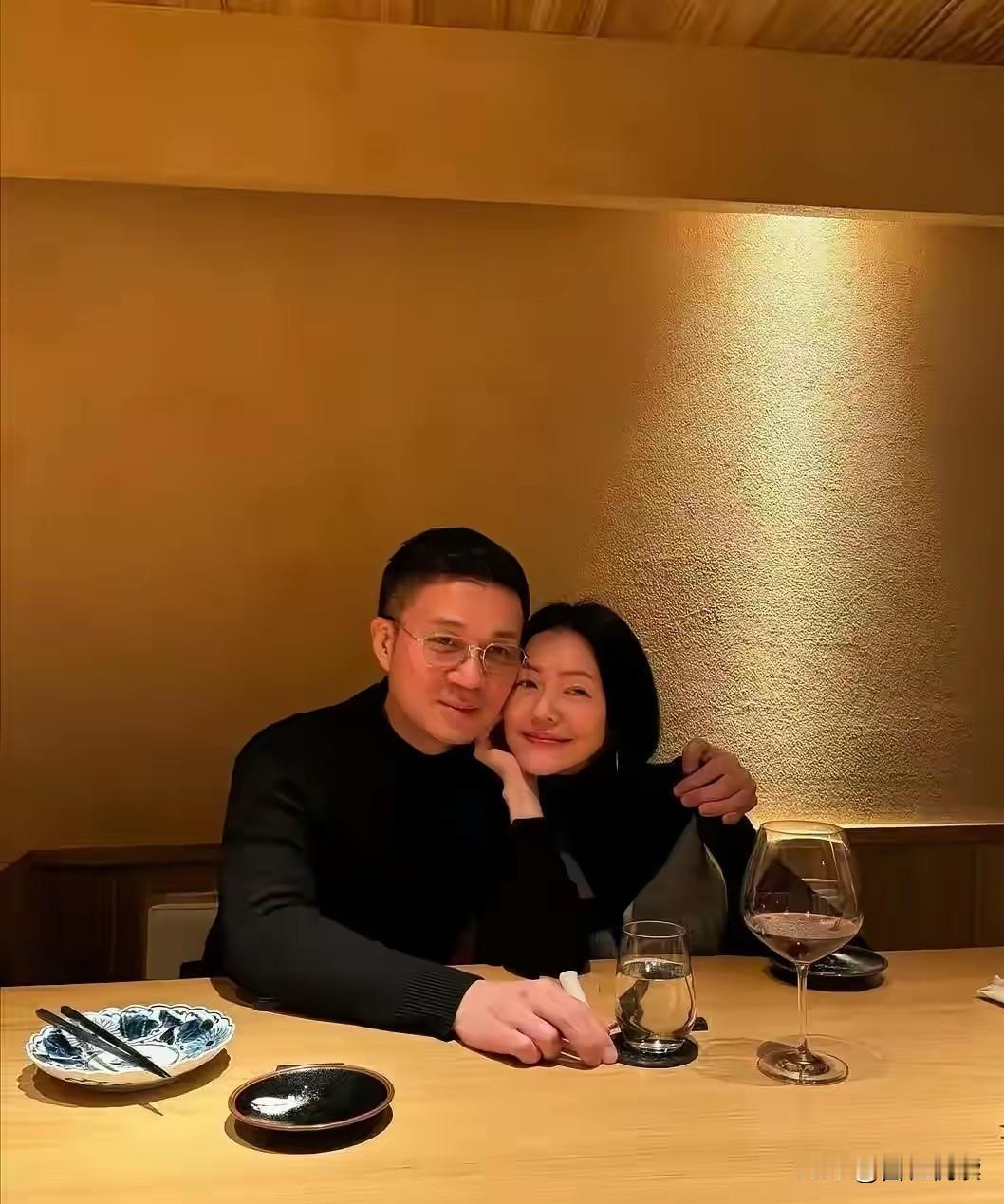 我滴老天奶小S估计今晚又睡不着了这真是不给她活路的节奏她刚晒出因为二女