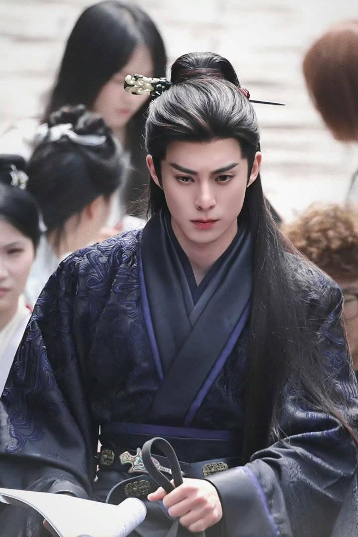 姑娘可曾在雪山上救过一只狐狸？