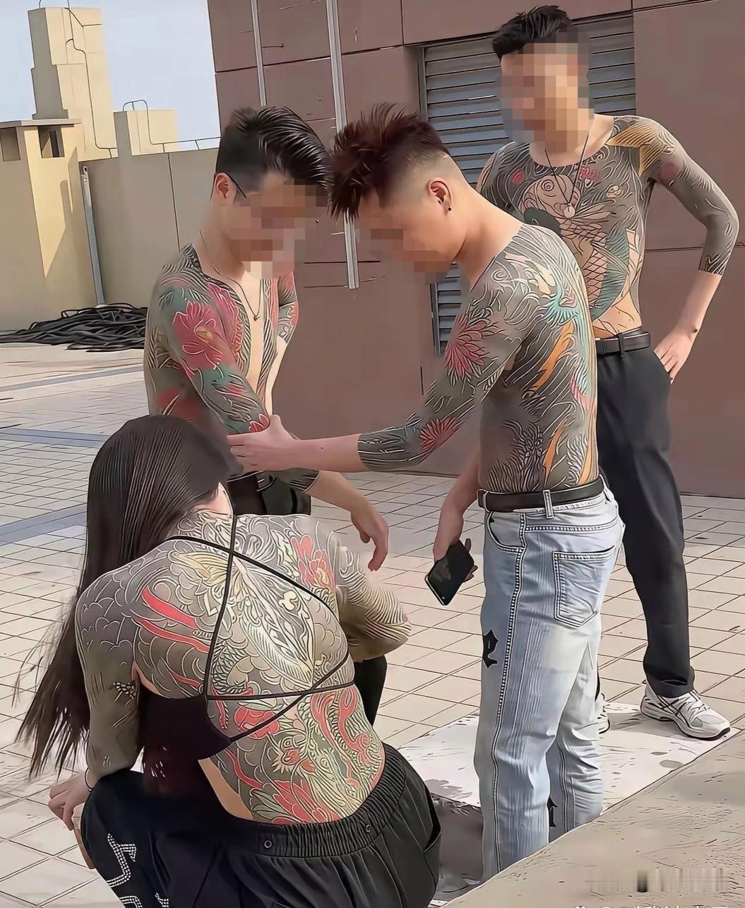 这样子真的好看吗？全身上下几乎都纹了个遍!