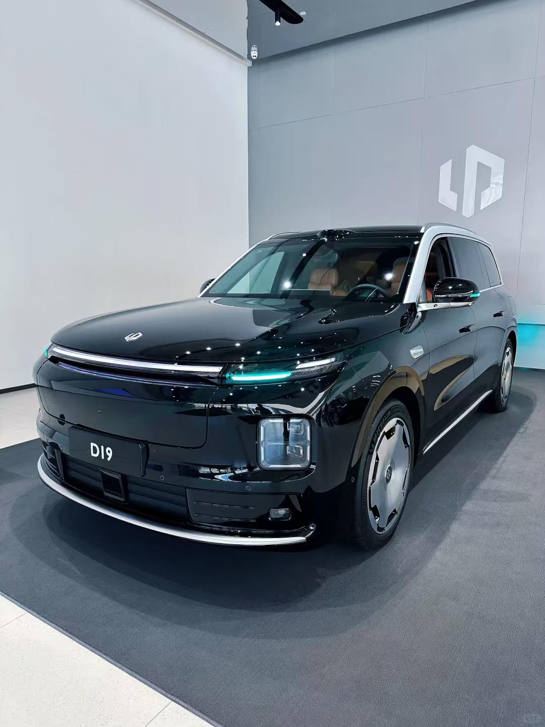 ​特意跑了两家门店，把零跑D19和银河M9都看了、试驾了，给车友们说句大实话，中