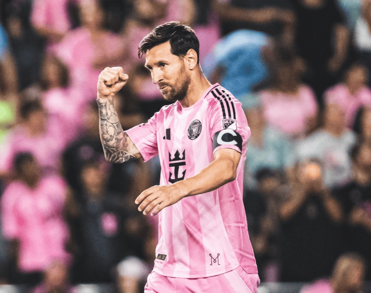 梅西本场贡献2球1助攻, 4关键传球1过人, 7次被犯规