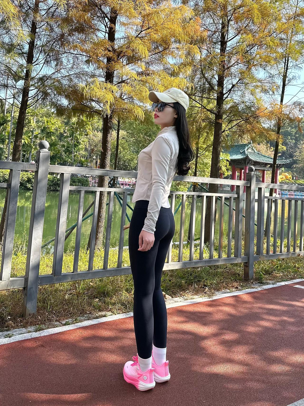 运动跑步运动穿搭健身