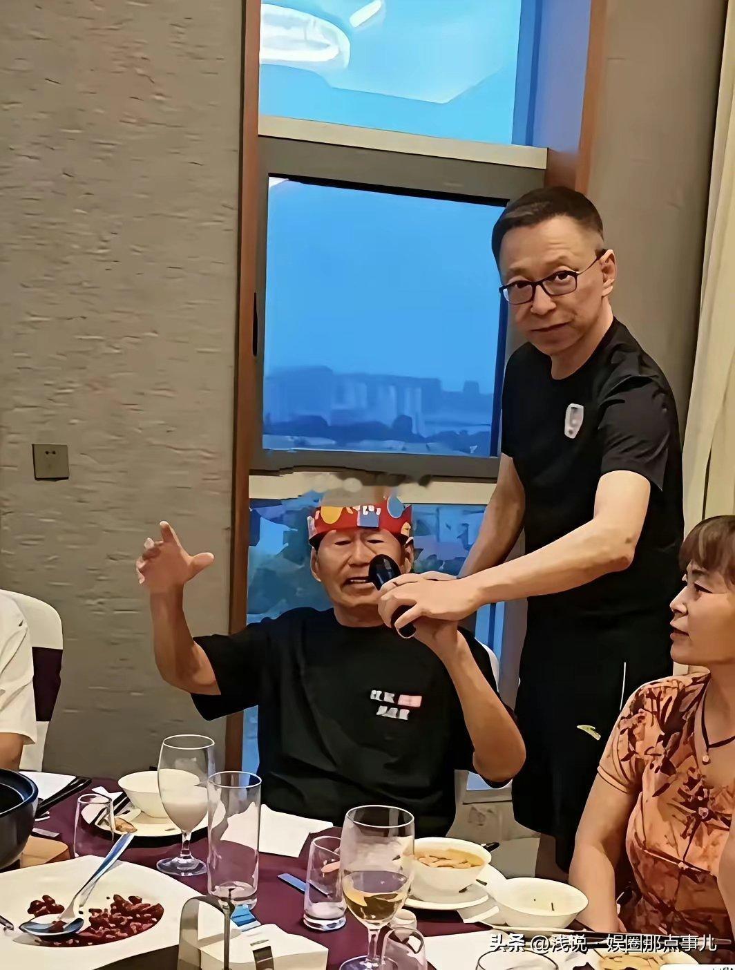 亿万的家产，却无儿无女也没有个老伴儿张朝阳也是个可怜人[捂脸哭]​​​