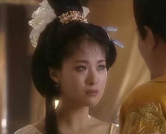 公元652年，高阳公主刚刚睡下，突然，有一个男人悄悄爬到了她的床上，在她脸上亲了