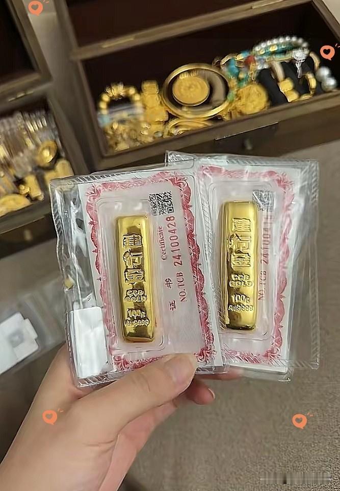看了今天的金价，我毫不犹豫买了10万黄金，昨天金价947，今天已经跌到了9