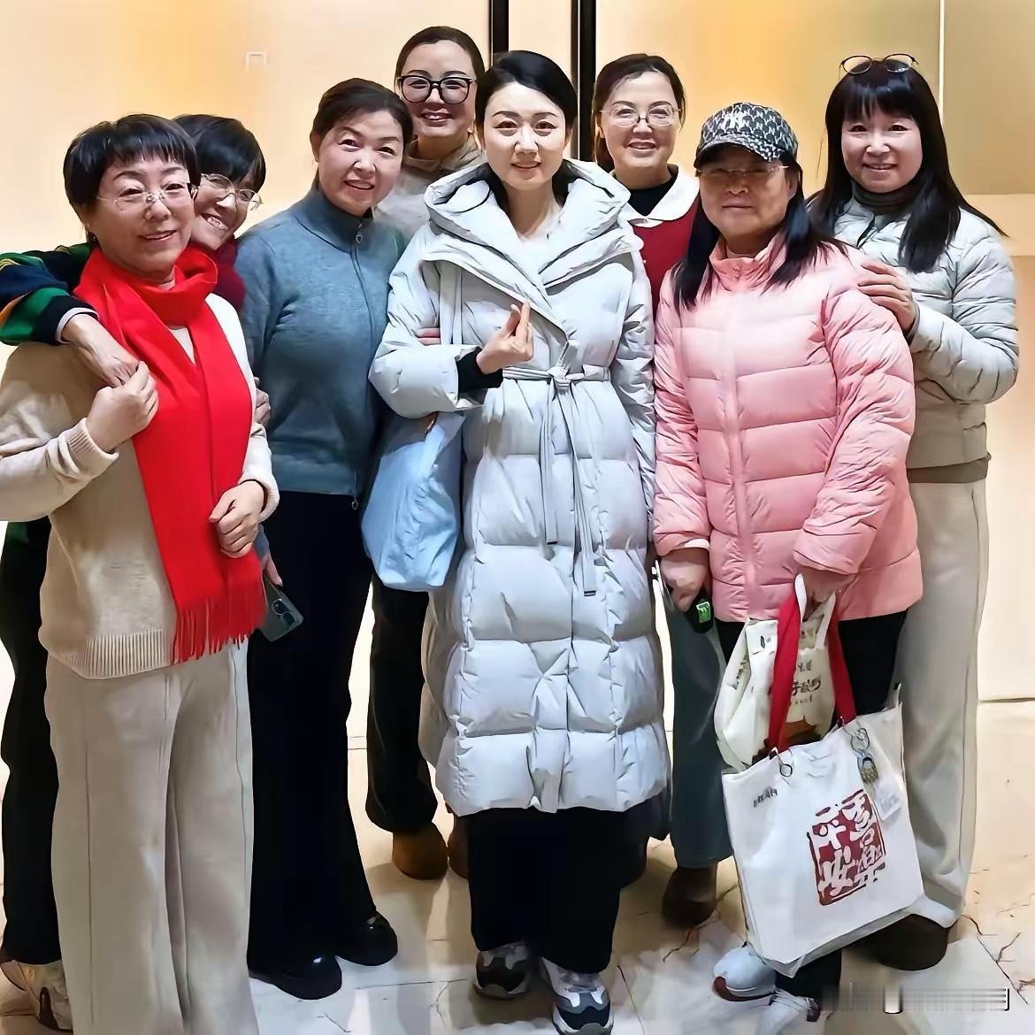 有人说与辉同行的潇潇年龄太大了，不适合再干直播，看看下面这张图，让这些人闭嘴。