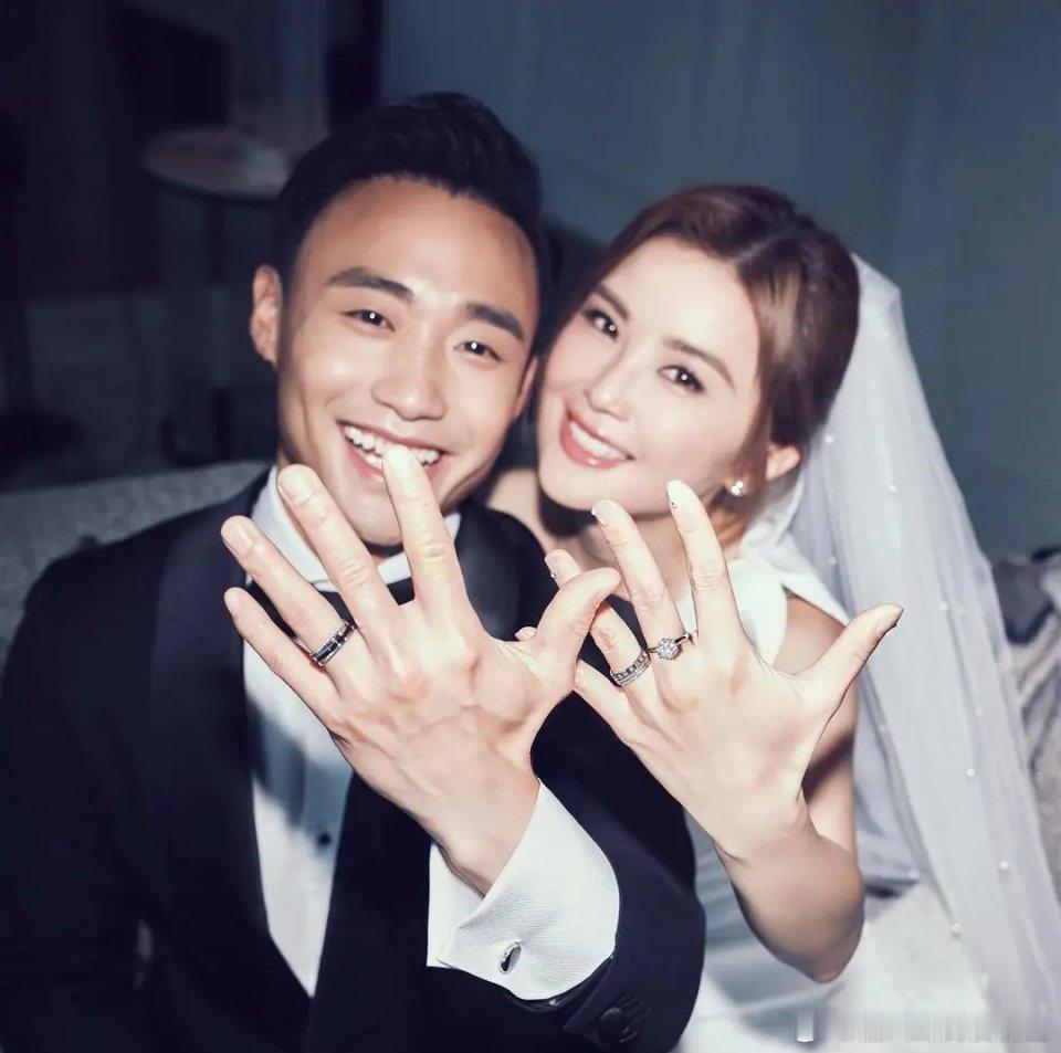 结婚了，还是顺便道句结婚快乐，祝福