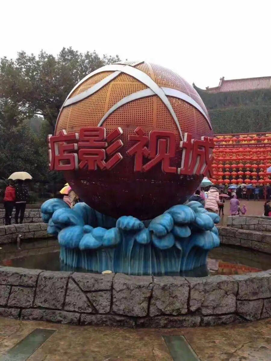 实体影视行业迎来至暗时刻: 横店凋零, AI短剧颠覆, 万人逐梦路碎