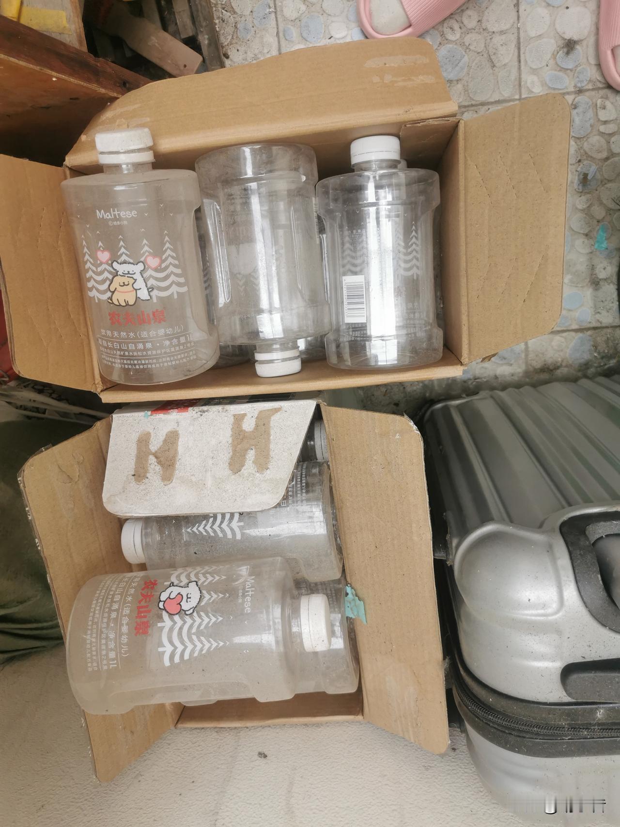 我一到我儿子这里就异常勤快，腰也不酸了，腿也不痛了，看哪哪儿都脏，今天用钢丝球把