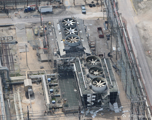 得克萨斯，瓦莱罗石油公司位于阿瑟港的炼油厂发生重大爆炸和火灾，导致美国最大的炼油