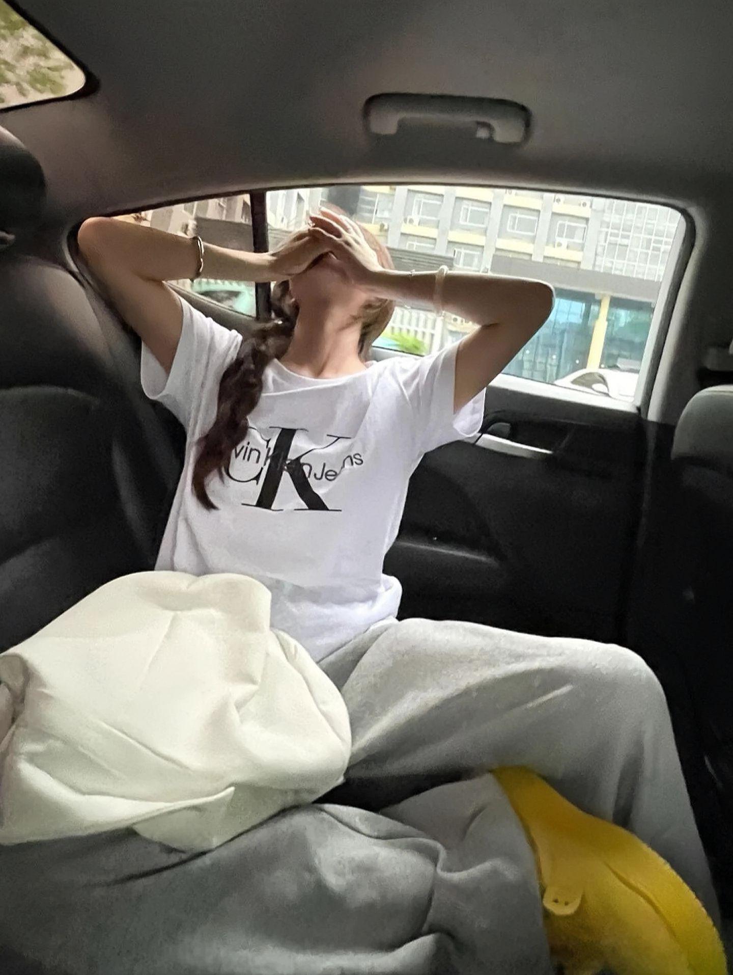 买衣服我是认真的。