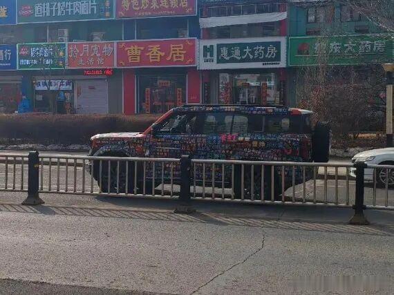 红旗硬派越野车谍照曝光！帅啊！
