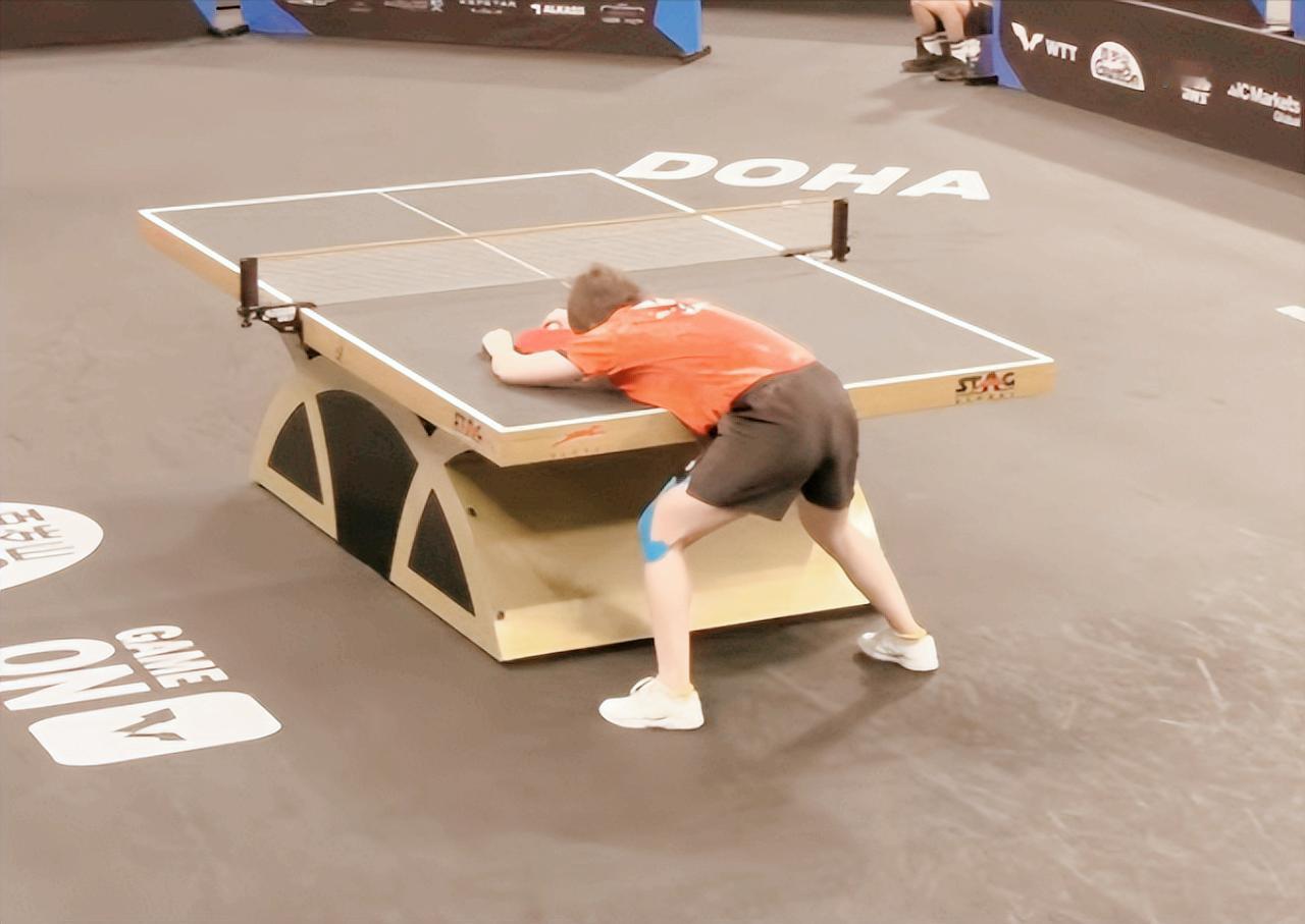 朱雨玲太难了！一个球打了51板！估计快数板子了。现在佐藤瞳腿也没劲了，不