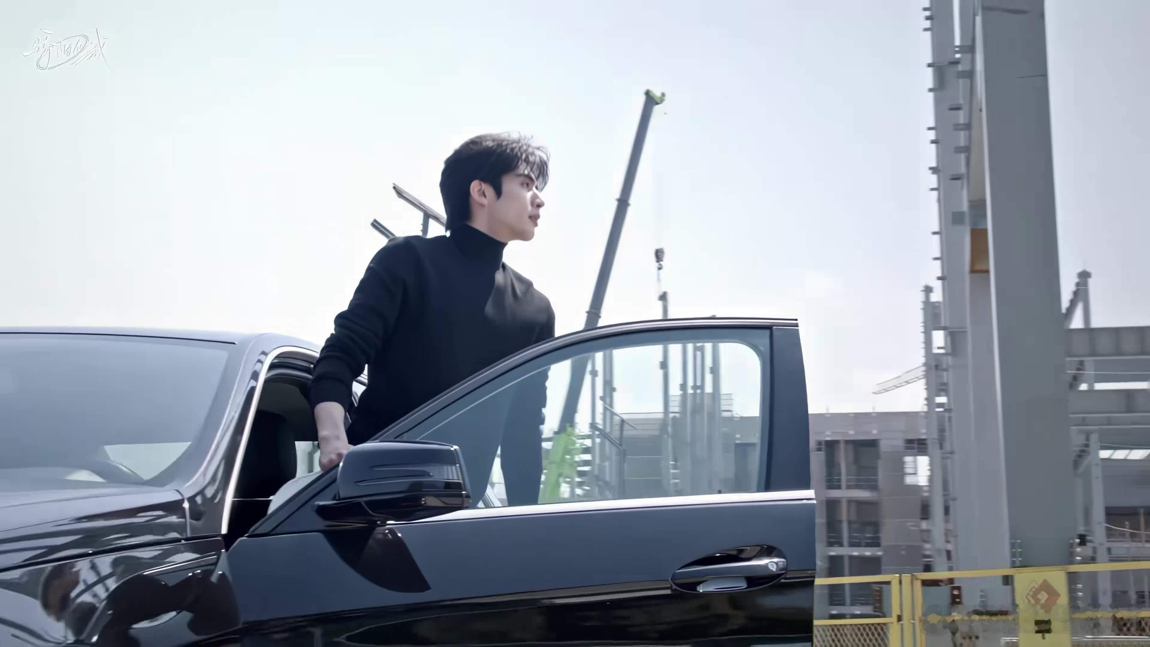 宋威龙现偶偶爸宋威龙这现偶偶爸太绝啦！抱娃时安全感爆棚，中式浓颜搭配优越身材，