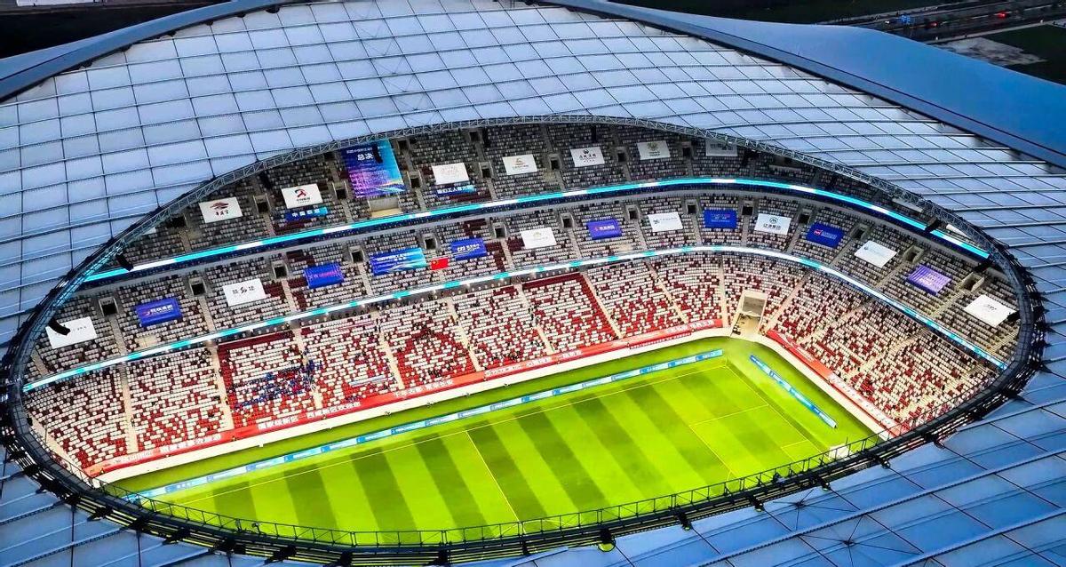 别查了，他确实只有14岁。今天凌晨，西班牙瓦伦西亚大区U16联赛，一个2010