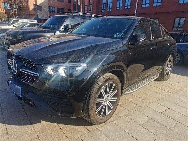 【65万买奔驰二手车缺核心配置！起诉退一赔三：4S店竟反咬车主毫无底线】快科技2