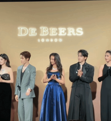 曾舜晞:汤唯姐你先走，我要等着牵白鹿。白鹿:小檀，别耽误我去找小曾。心疼小檀