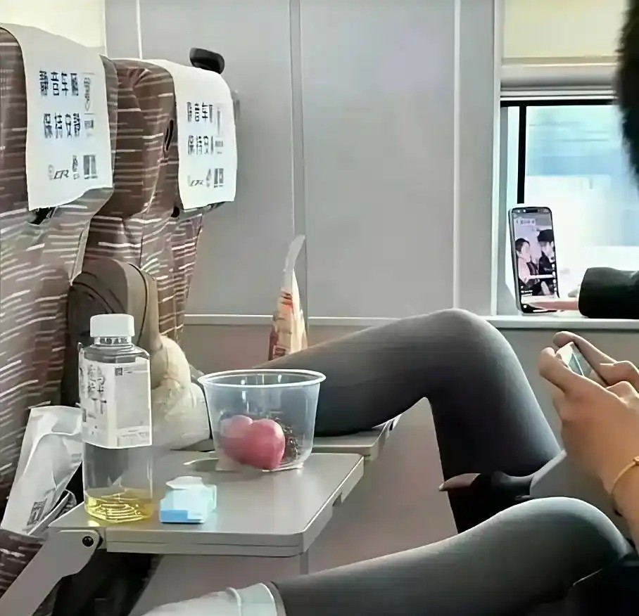 这种姑娘感觉没家教一样！