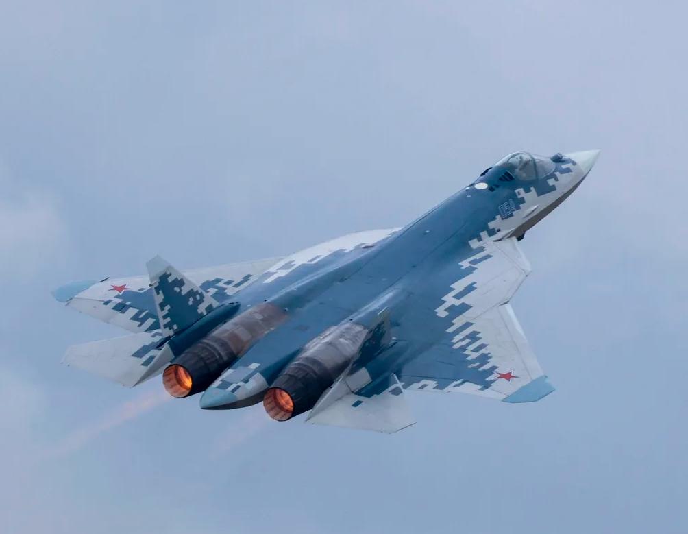 俄罗斯不停装备苏-57战机，加上还有大量的苏-35战机进行各种升级改装，图-16