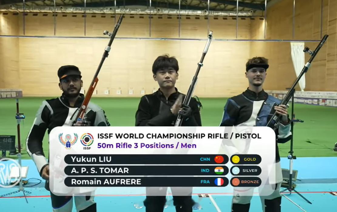 【射击世锦赛男子步枪三姿刘宇坤绝杀夺冠】11月11日埃及开罗，2025年射击(