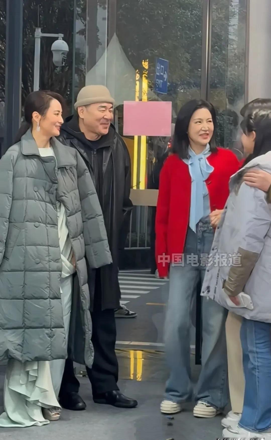 硬汉演员的软肋，藏在对别人家女儿偷瞄的那0.5秒里。陈建斌彩排现场的眼神，黏在