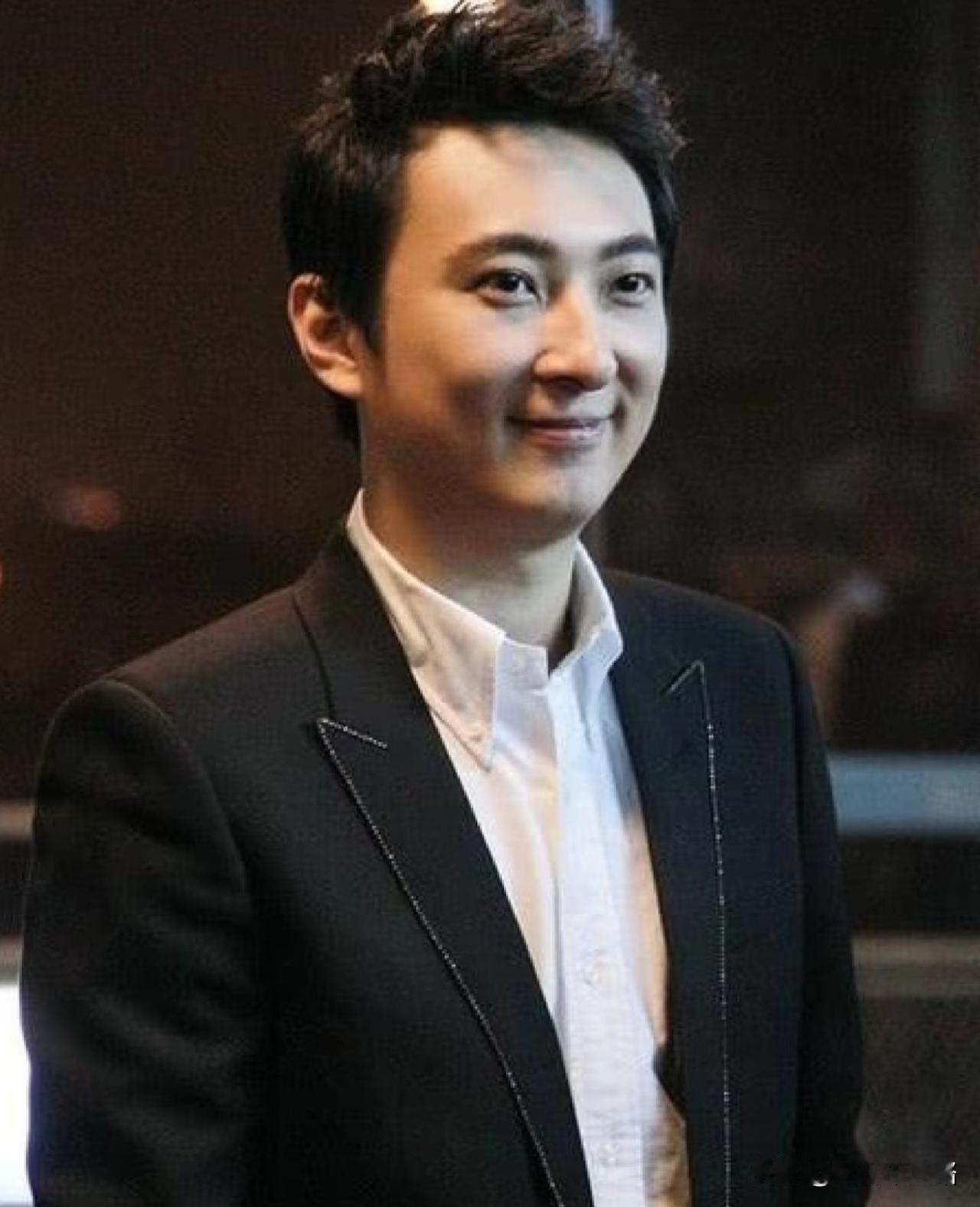 王思聪这回悄悄干了票大的。你以为他这些年忙着满世界转，其实人家早盯上了医美这