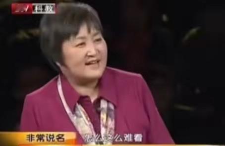 1950年，陈赓的女儿出生后，一个文工团的女兵看了她一眼，脱口而出：“司令员的女
