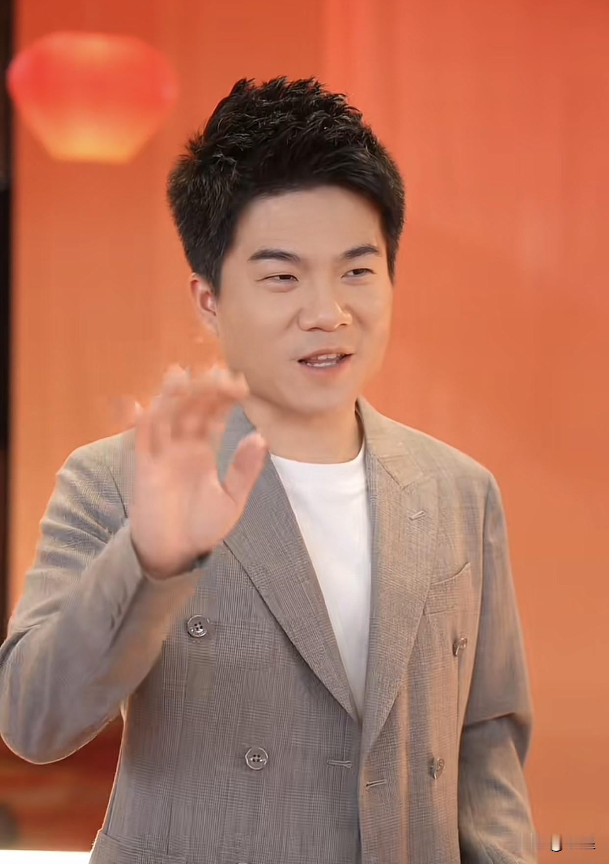 董宇辉的真诚永远让人感动他在个人账号里写了一封长长的感谢信可以说面面俱到，感