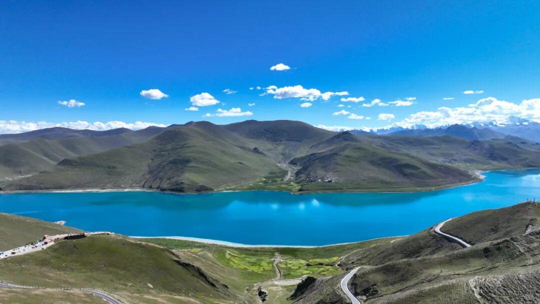 中国最美湖泊之一——羊卓雍措，你去过吗？羊卓雍措，简称羊湖，与纳木错、玛旁雍