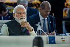 印度人急坏了，拒签率接近40%，还会核查约8700元的存款余额。中国对印签证出新