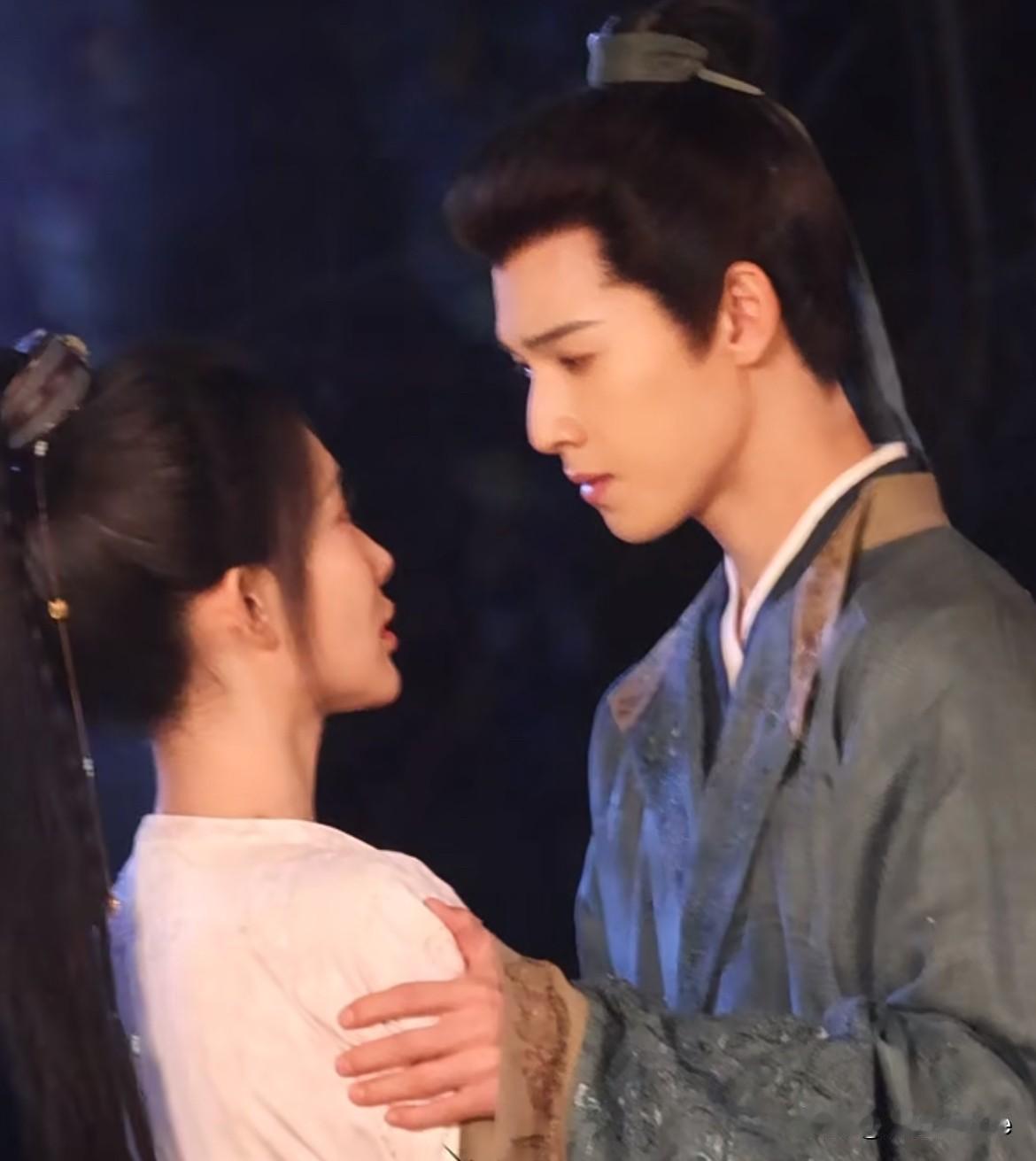 12月18日，孟子义李昀锐《尚公主》路透！戏里深情，戏外一个在闹一个在笑，李昀