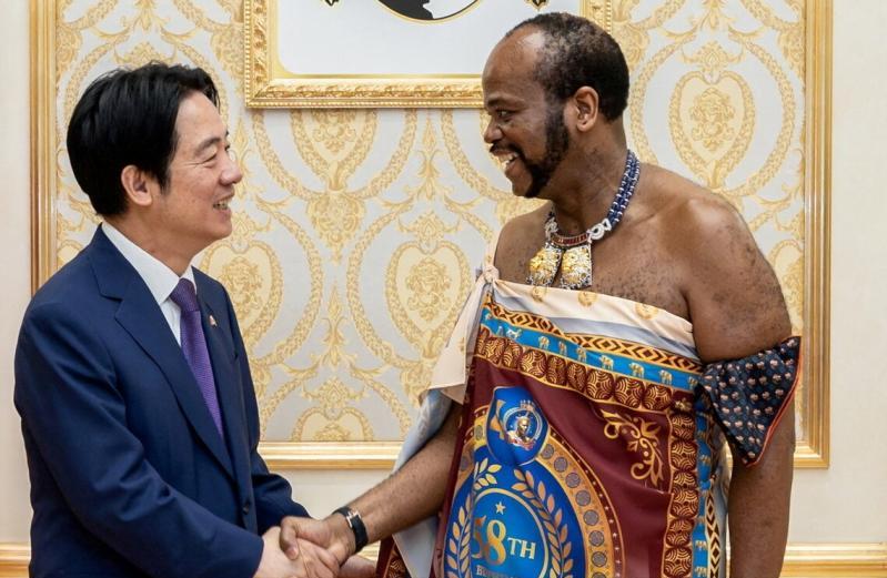 大陆再出手，涉台新信号。新加坡联合早报今日报道：“中国外交部提醒中国公民近期暂