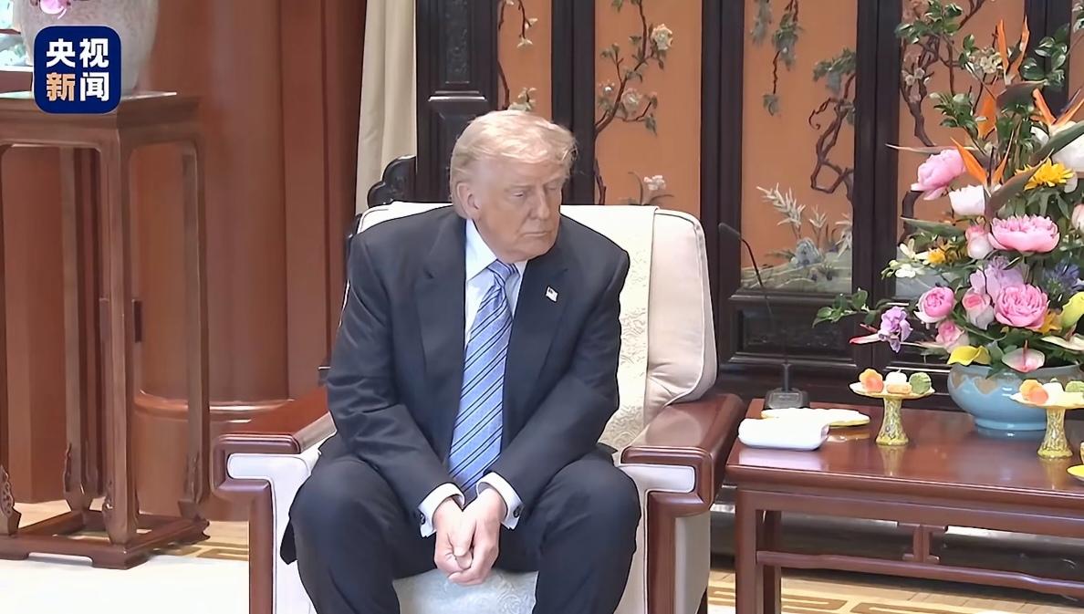 感觉他们是真的很谦卑，很认真在听，也不跷二郎腿了；就连叱咤风云的商界大佬，在这种