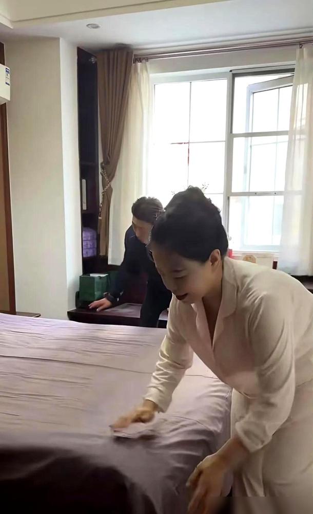 郭威田静中秋没回江西，不少人以为许敏姚师兵老两口又得冷冷清清，结果许敏晒出的一段